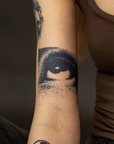 Tatuaje temporare pentru petreceri și evenimente, look de grup semipermanent